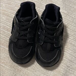 Kids Nike Black Sneakers